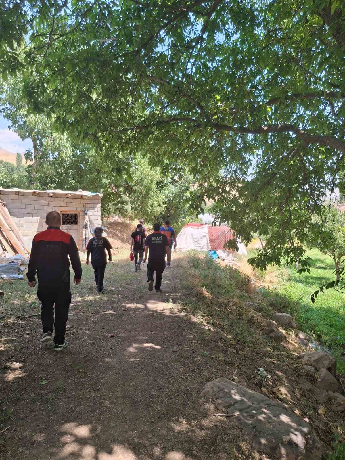 Ekipler kayıp Rojda i&ccedil;in seferber oldu
