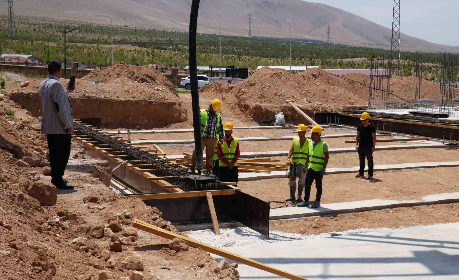 Niğde’de Hıdırlık Külliyesi’nin temeli atıldı