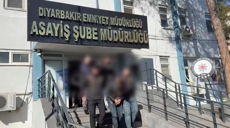 Diyarbakır’da ağır hasarlı araçları usulsüz "change" yapan 10 sanığa 225 yıla kadar hapis istemi