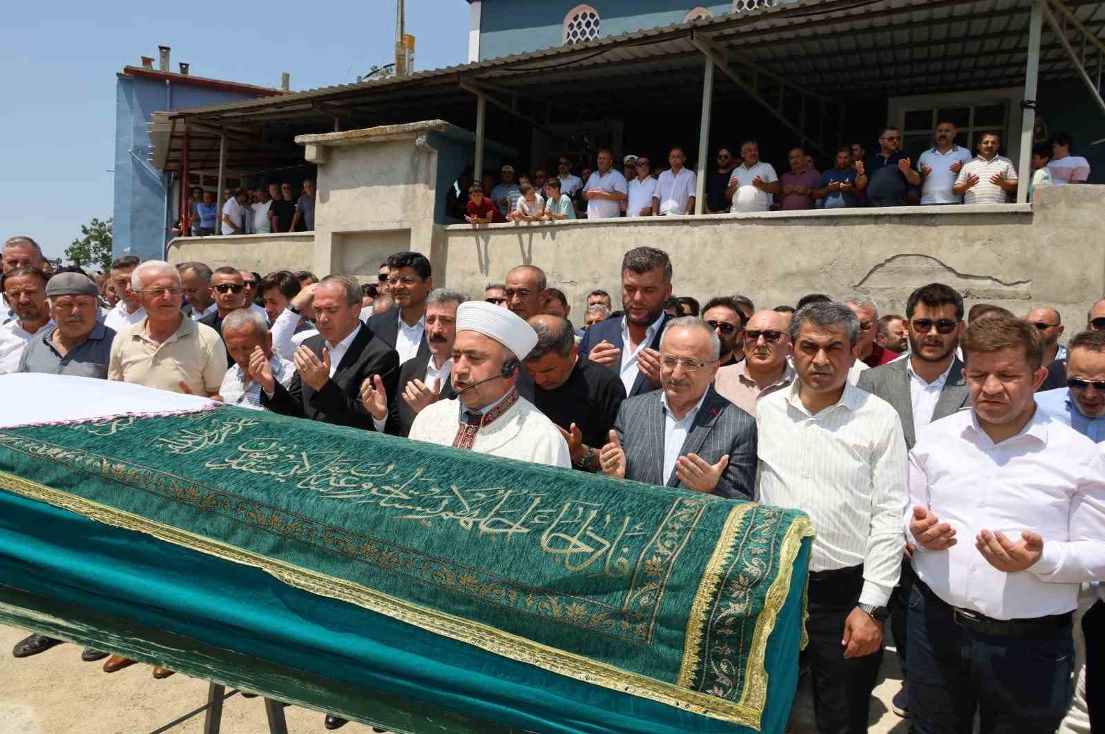 MHP İl Başkanı Burhan Mucur’un acı günü: Annesi dualarla son yolculuğuna uğurlandı