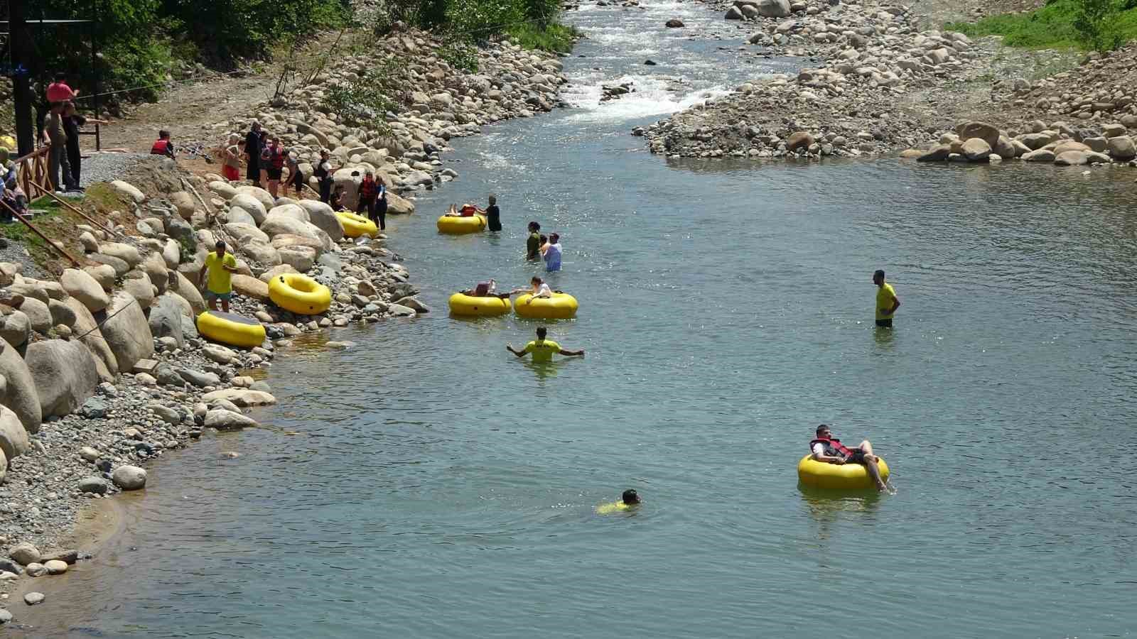 Özel çocukların rafting heyecanı