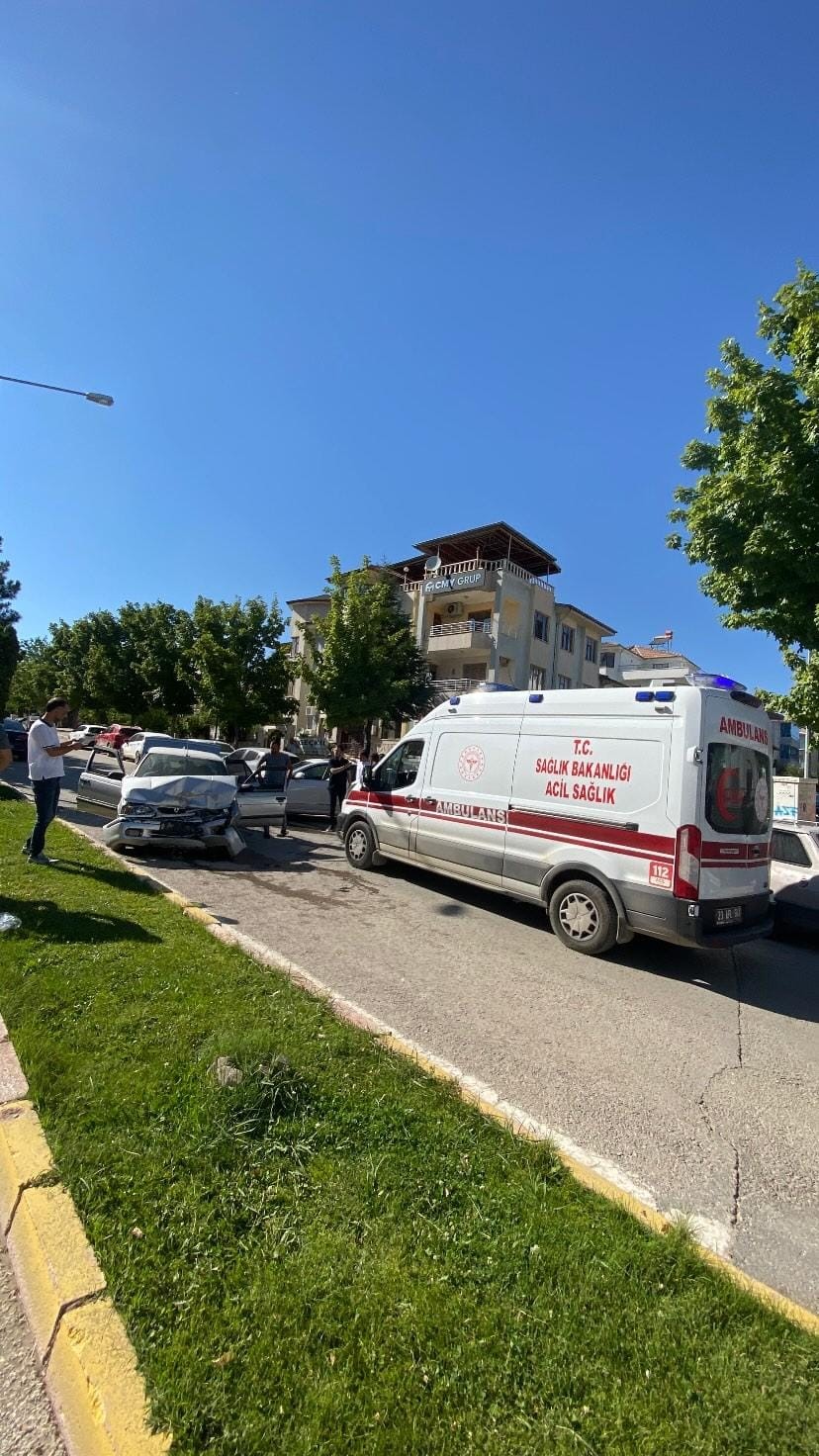 Elazığ’da trafik kazası: 3 yaralı