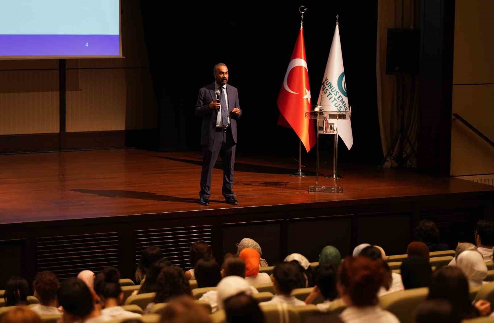 Rektör Akkaya Türk dilinin zenginliğini anlattı