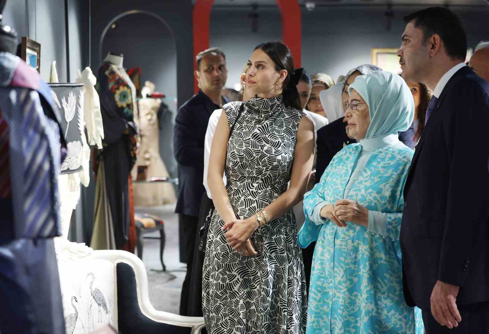 Emine Erdoğan, Ümraniye Çevre Şenliği’nde çocuklarla birlikte teraryum hazırladı