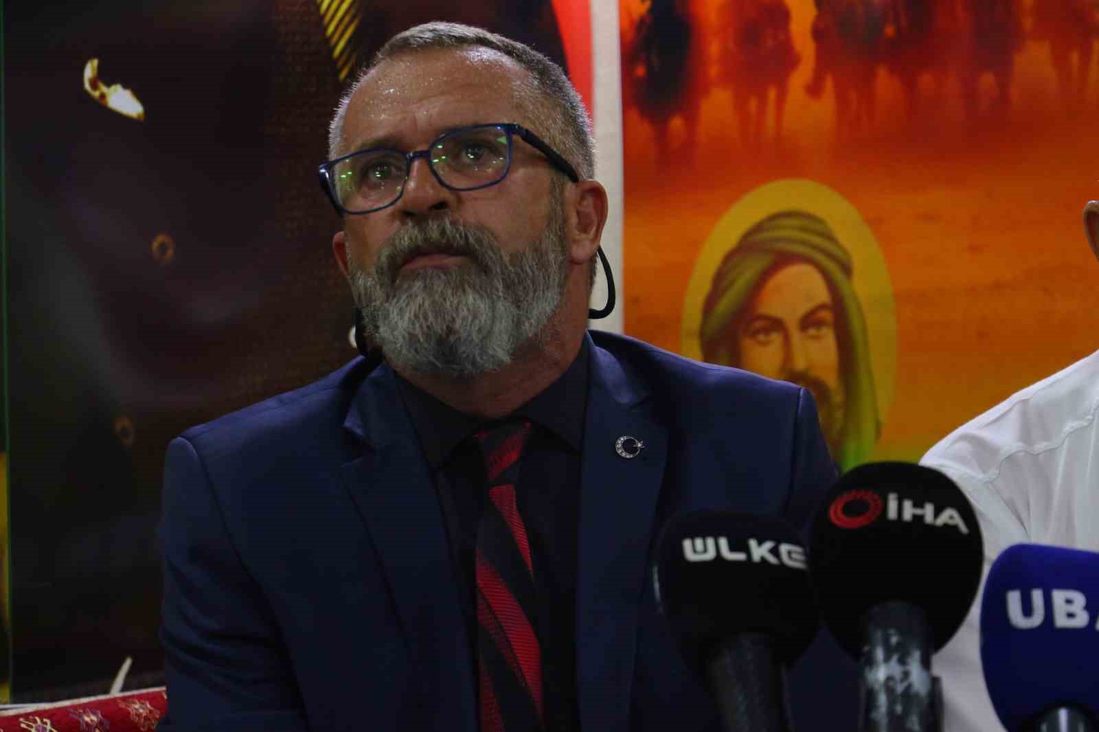 Türkmen Alevi Bektaşi Vakfı Başkanı Özdemir: "Komşusu açken tok yatan bizden değildir desturuyla mücadele verdik"