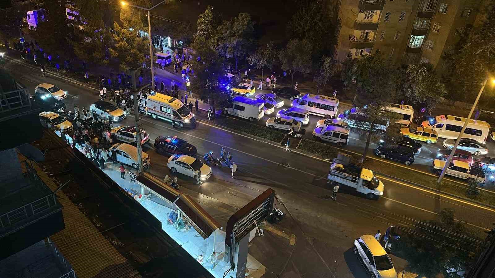 Diyarbakır’da yunus polisler kaza yaptı: 3 yaralı
