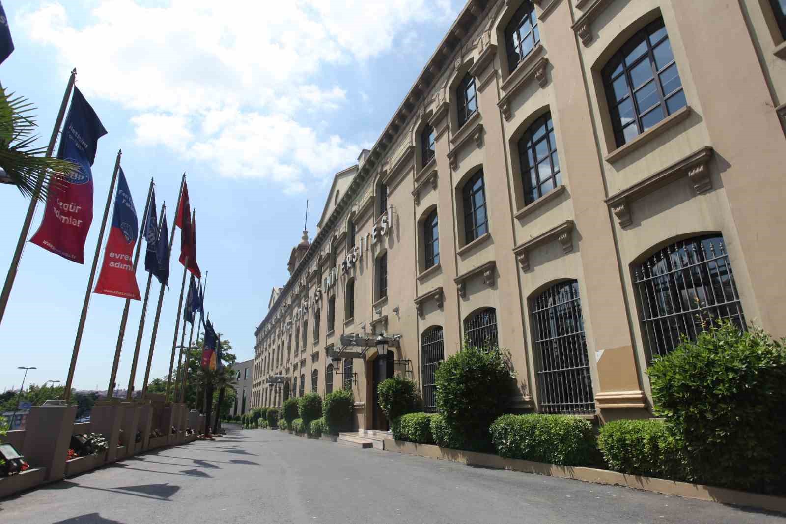 Kadir Has Üniversitesi’ne YÖKAK’tan tam akreditasyon