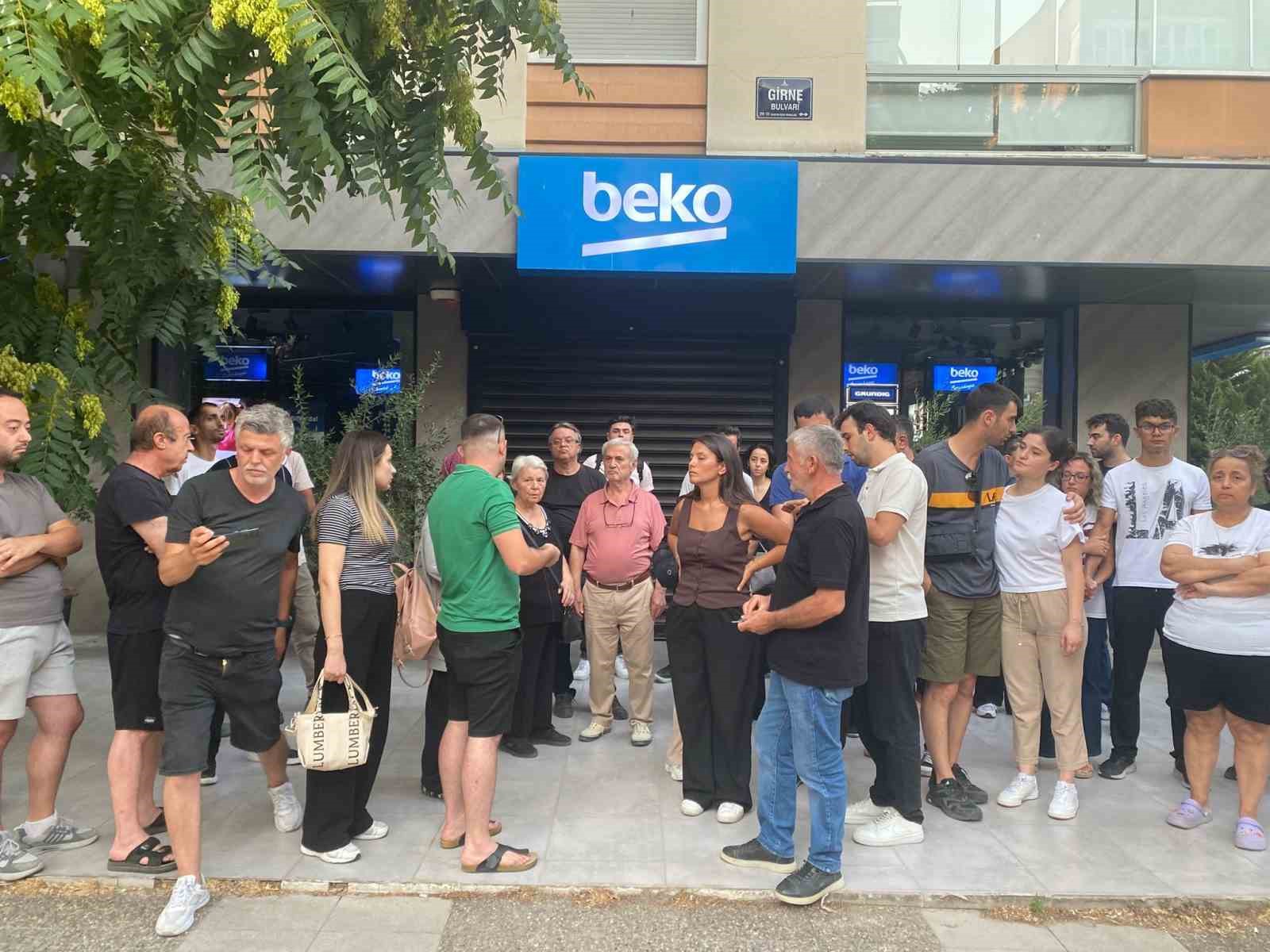 Beyaz eşya alışverişi yapan onlarca vatandaş mağdur: Mağaza kapalı, ürünler ortada yok