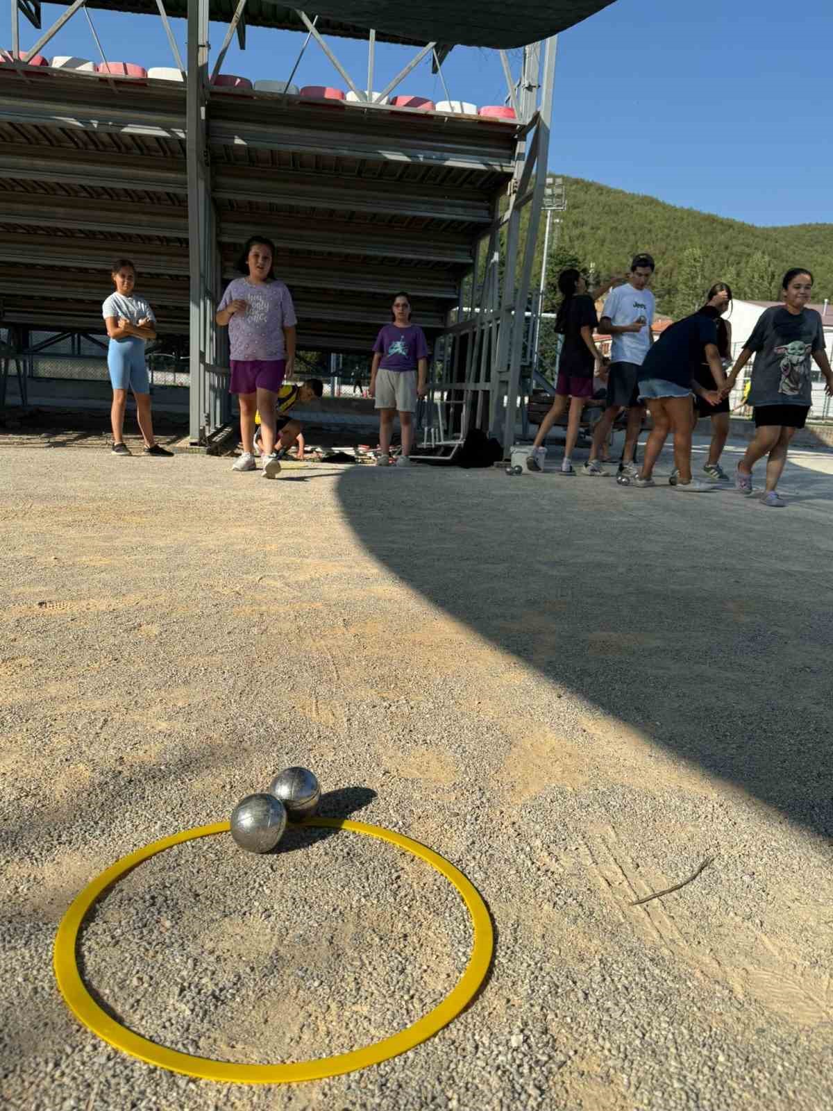 Ula’da minikler bocce ile tanıştı
