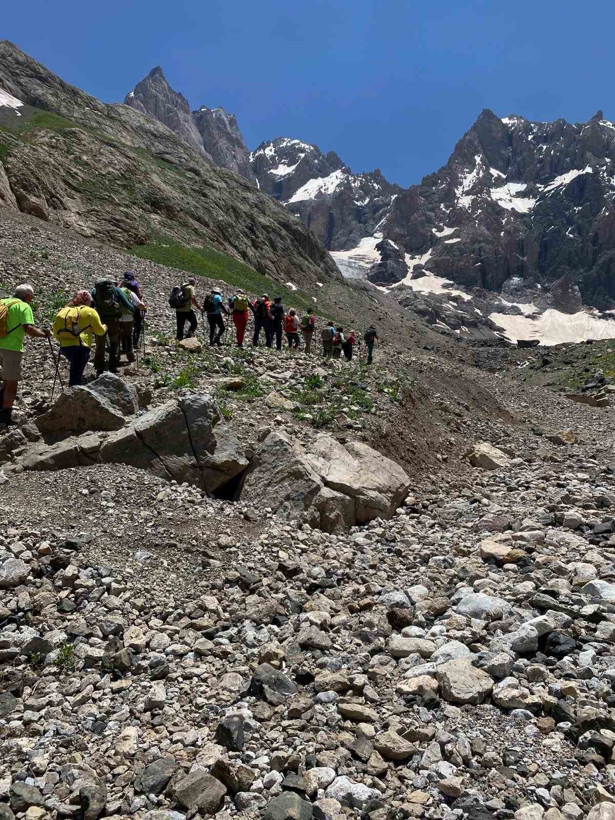 Cilo Dağı’nda buzullar hızla eriyor