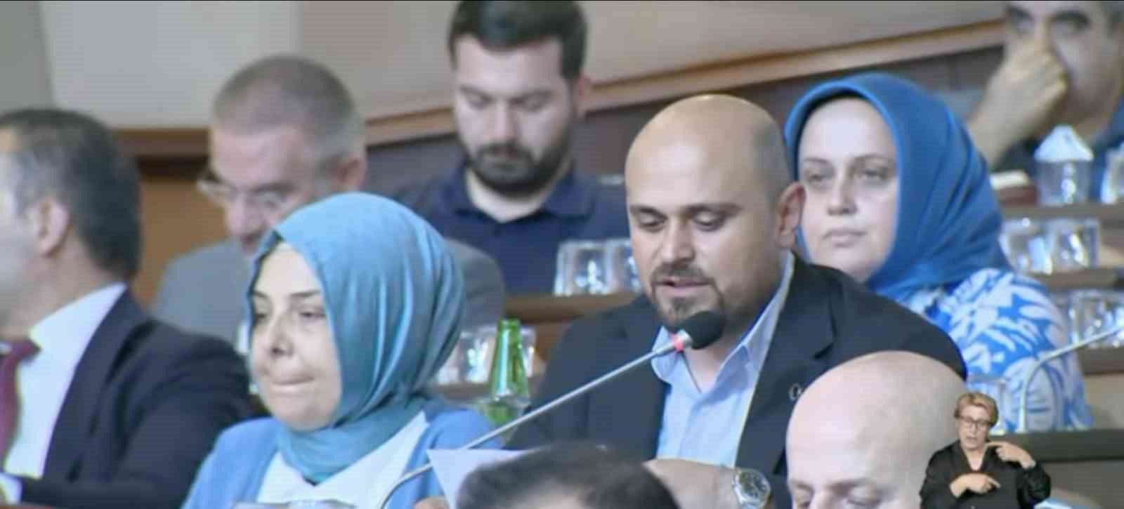 Arnavutköy’ün ulaşım sorunları meclis gündeminde: Ercan Döner’den İBB’ye 7 kritik soru