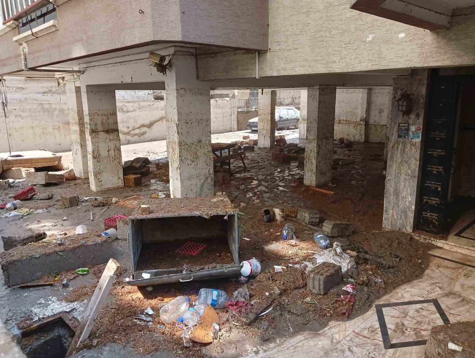 Başkentte selin hasarı gündüz gözüyle ortaya çıktı