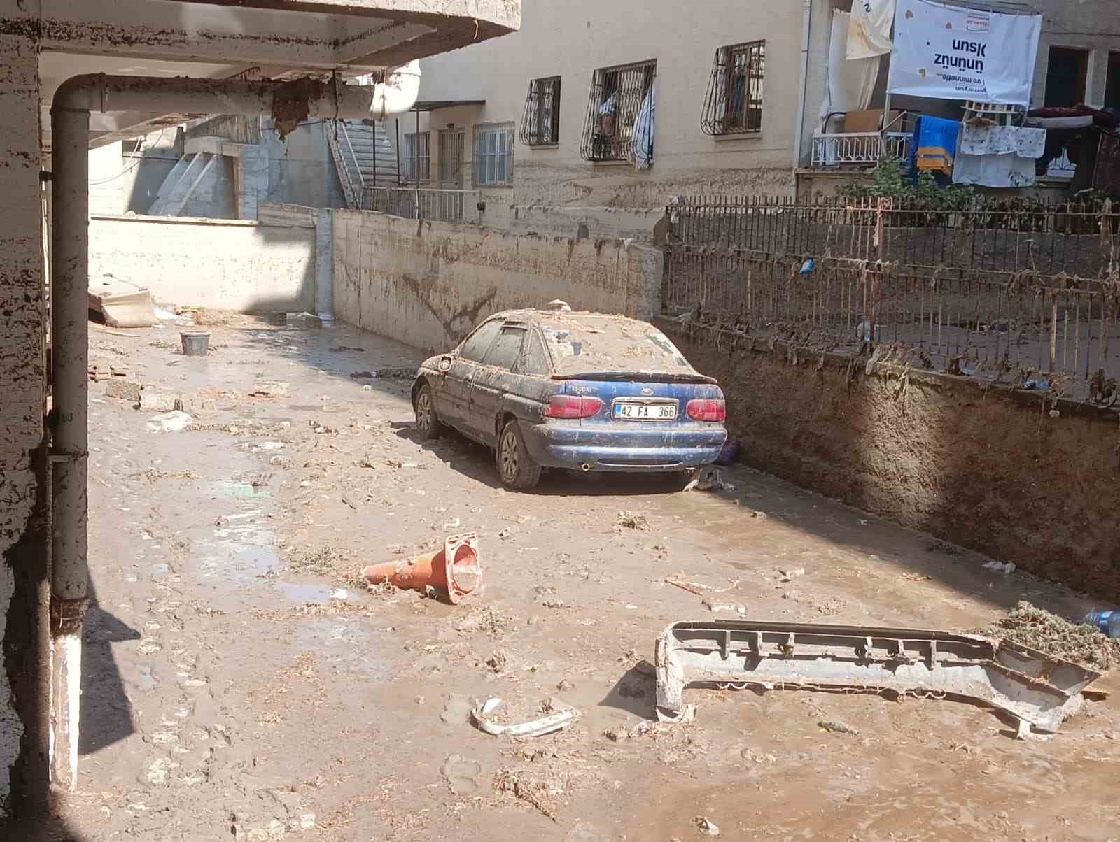 Başkentte selin hasarı g&uuml;nd&uuml;z g&ouml;z&uuml;yle ortaya &ccedil;ıktı
