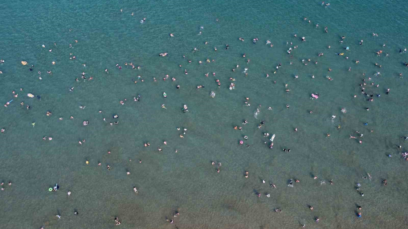 Sıcak ve nem arttı, sahillerde yoğunluk başladı