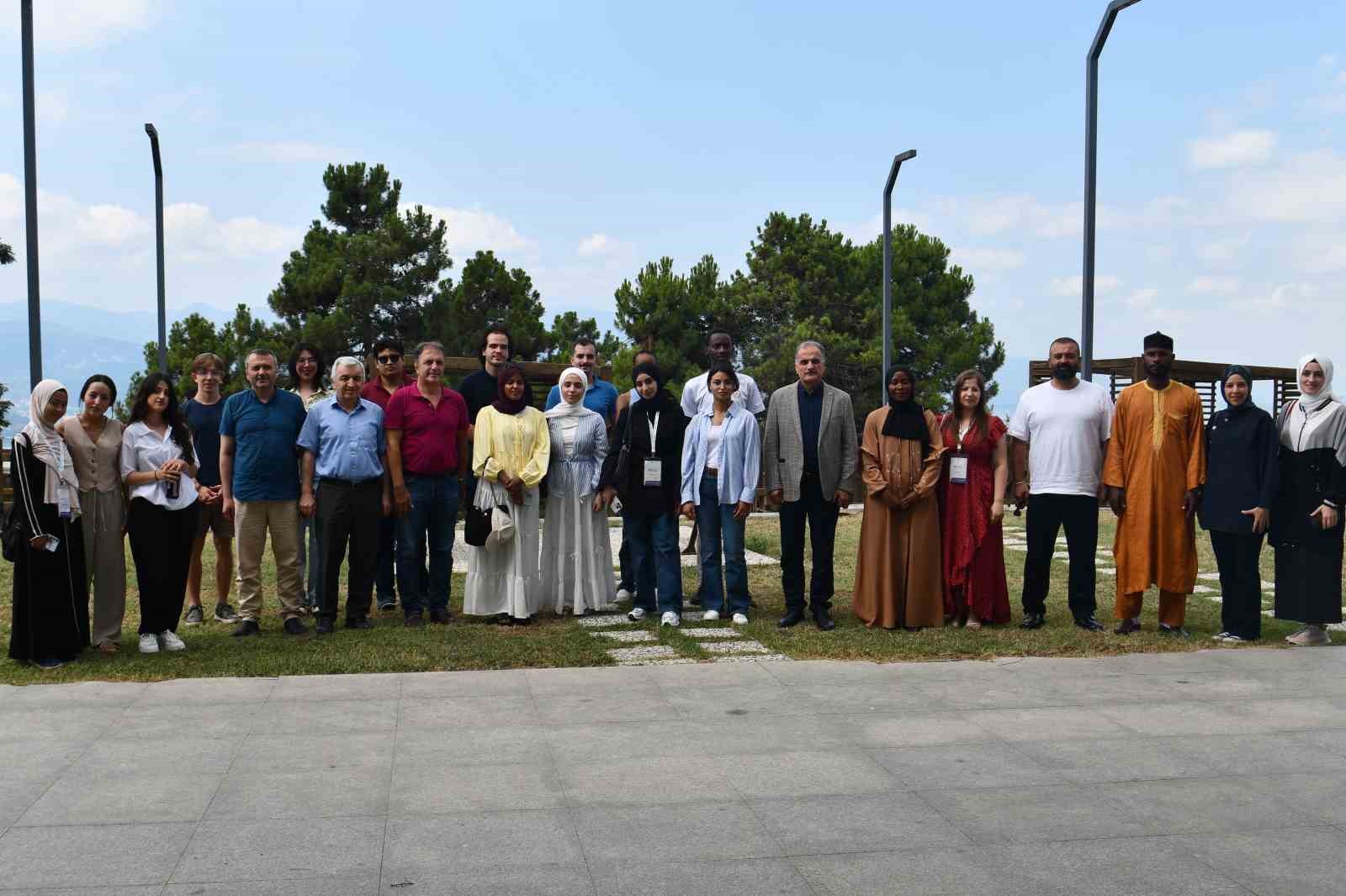 Rektör Hamza Al, uluslararası öğrencilerle bir araya geldi