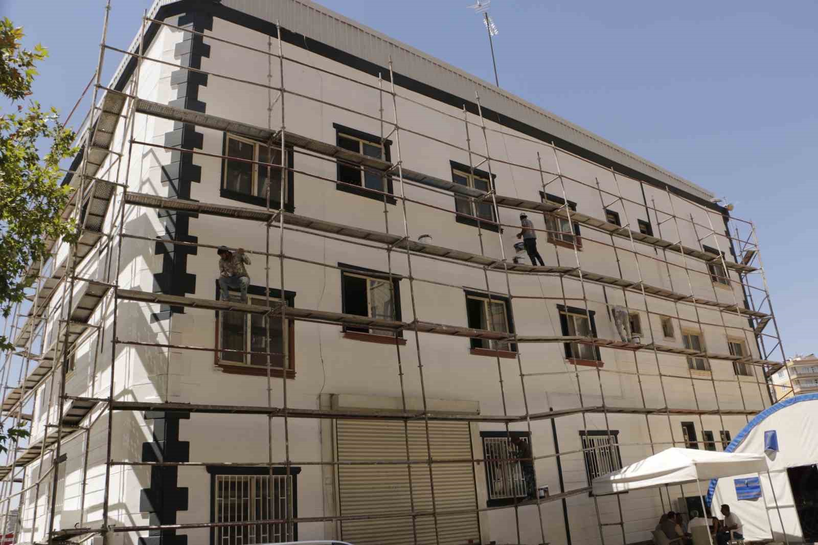 Diyarbakır annelerinin simgesi eski HDP il binasında tadilat başladı