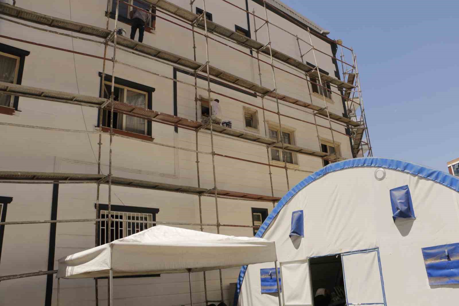 Diyarbakır annelerinin simgesi eski HDP il binasında tadilat başladı
