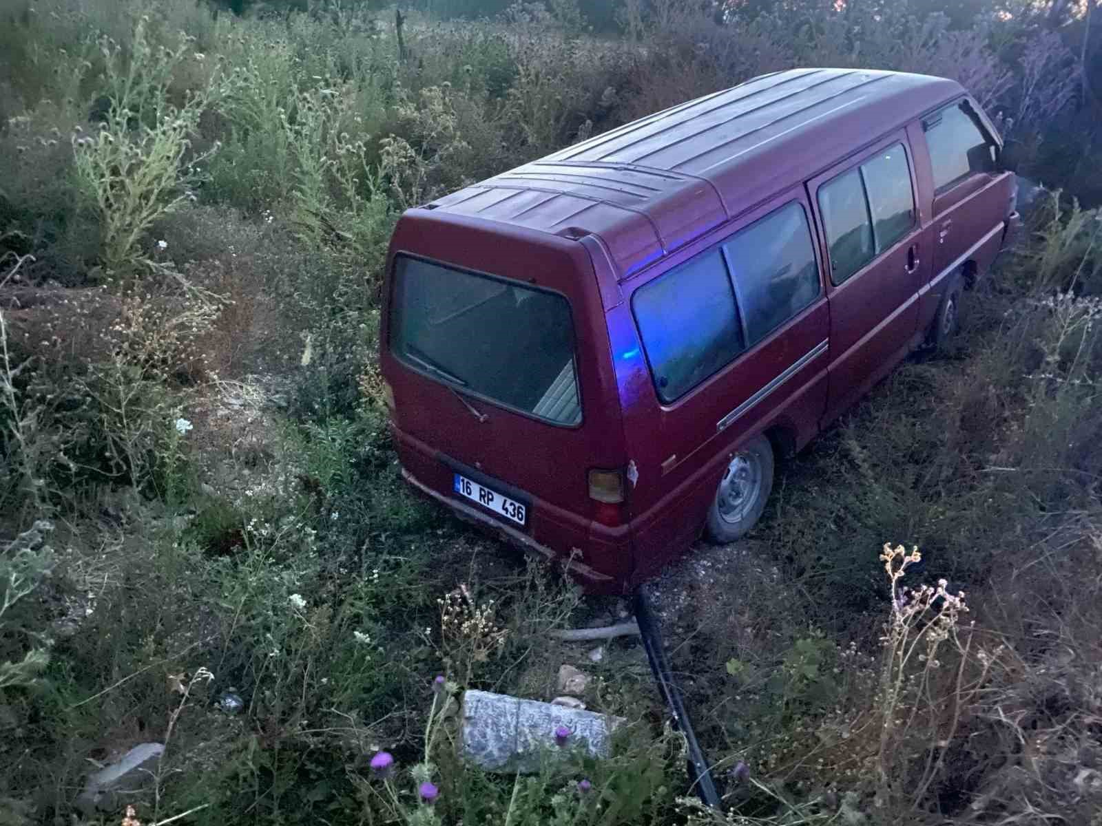 Bilecik&rsquo;te dere yatağına u&ccedil;an aracın s&uuml;r&uuml;c&uuml;s&uuml; yaralandı
