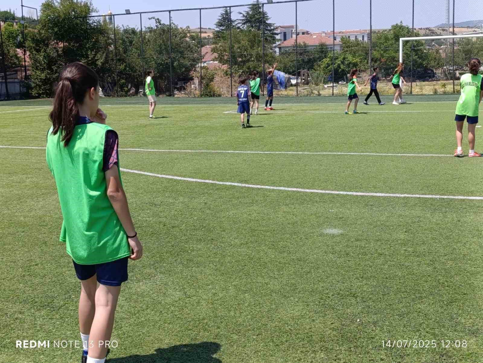 Bozüyük’te kızlar ve erkekler futbol turnuvası sona erdi