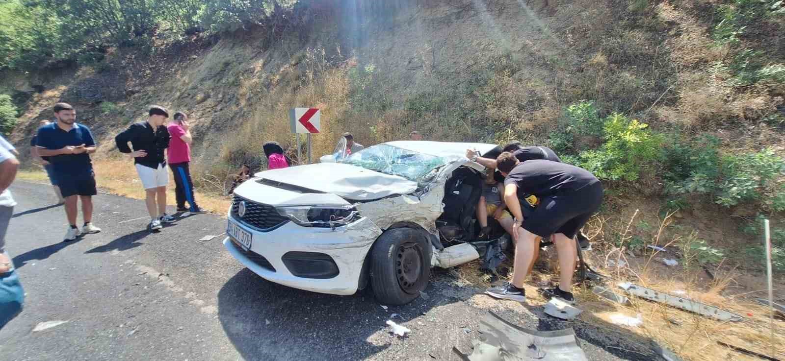 Tunceli’de trafik kazası: 3 yaralı