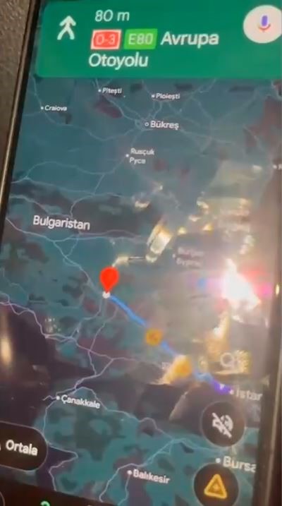 İstanbul’da polisten seyir halindeki araca düzensiz göçmen operasyonu