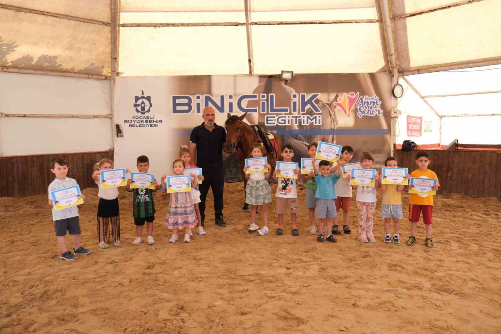 Minik at biniciler sertifikalarını aldı