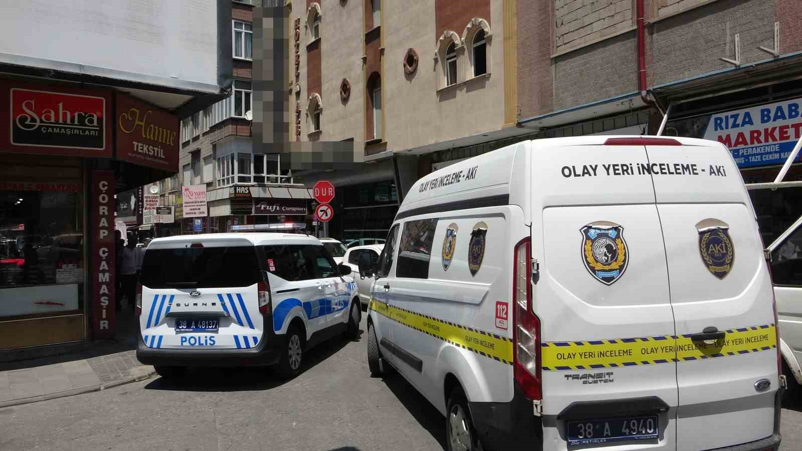 65 yaşındaki şahıs otel odasında ölü bulundu