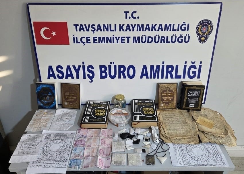 Kütahya’da inanç ve duyguları istismar ederek dolandırıcılık yapanlara darbe: 5 tutuklama