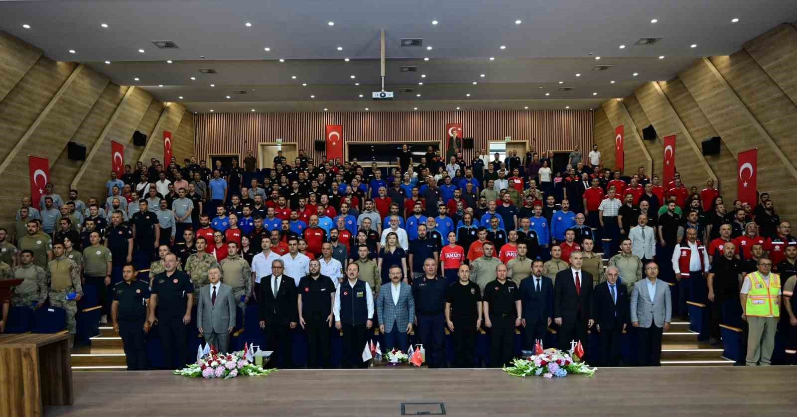 AFAD ve Eskişehir Valiliği’nden ortak proje ile gönüllü ekipler sertifikalandı