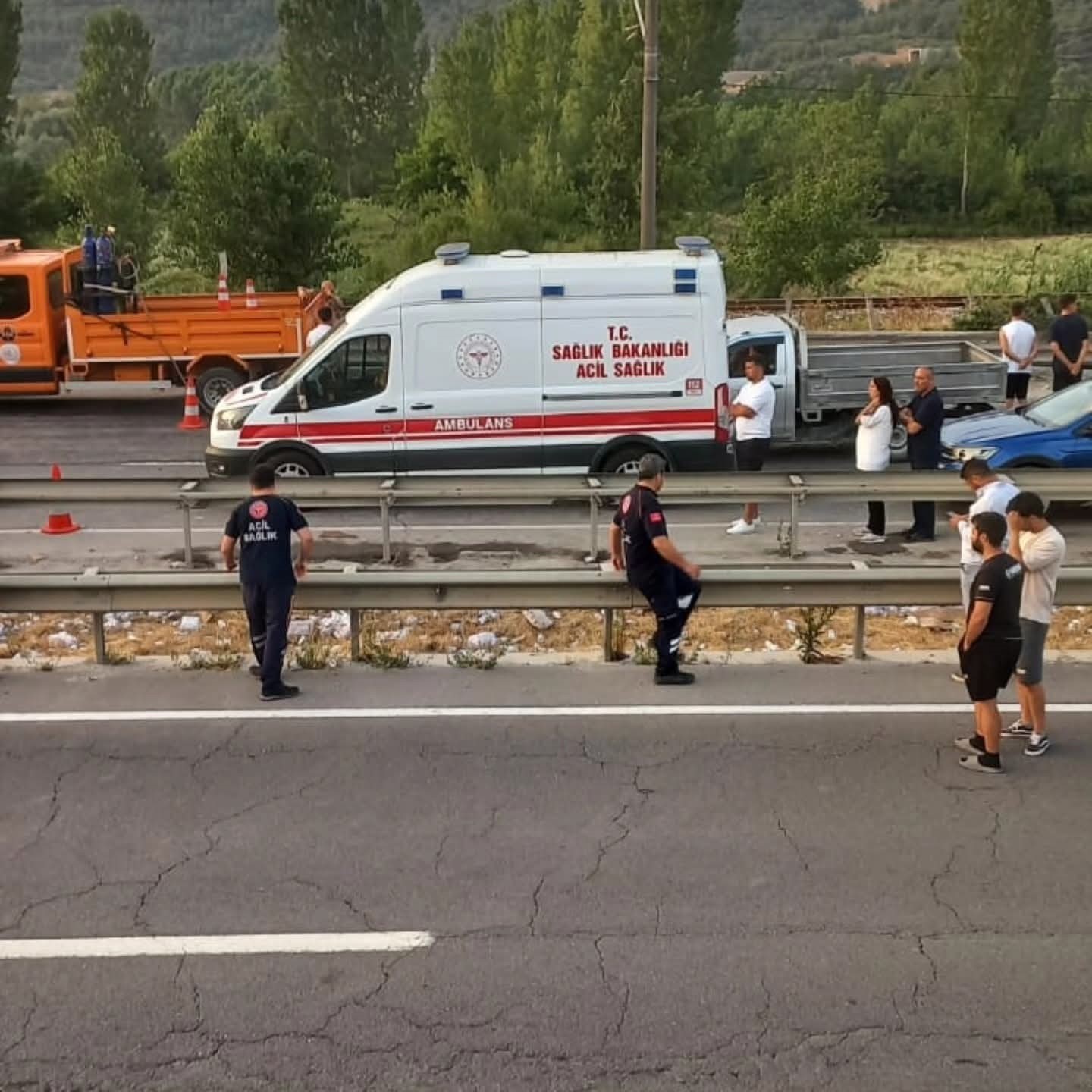 Bilecik’te kontrolden çıkan tır devrildi: 1 yaralı