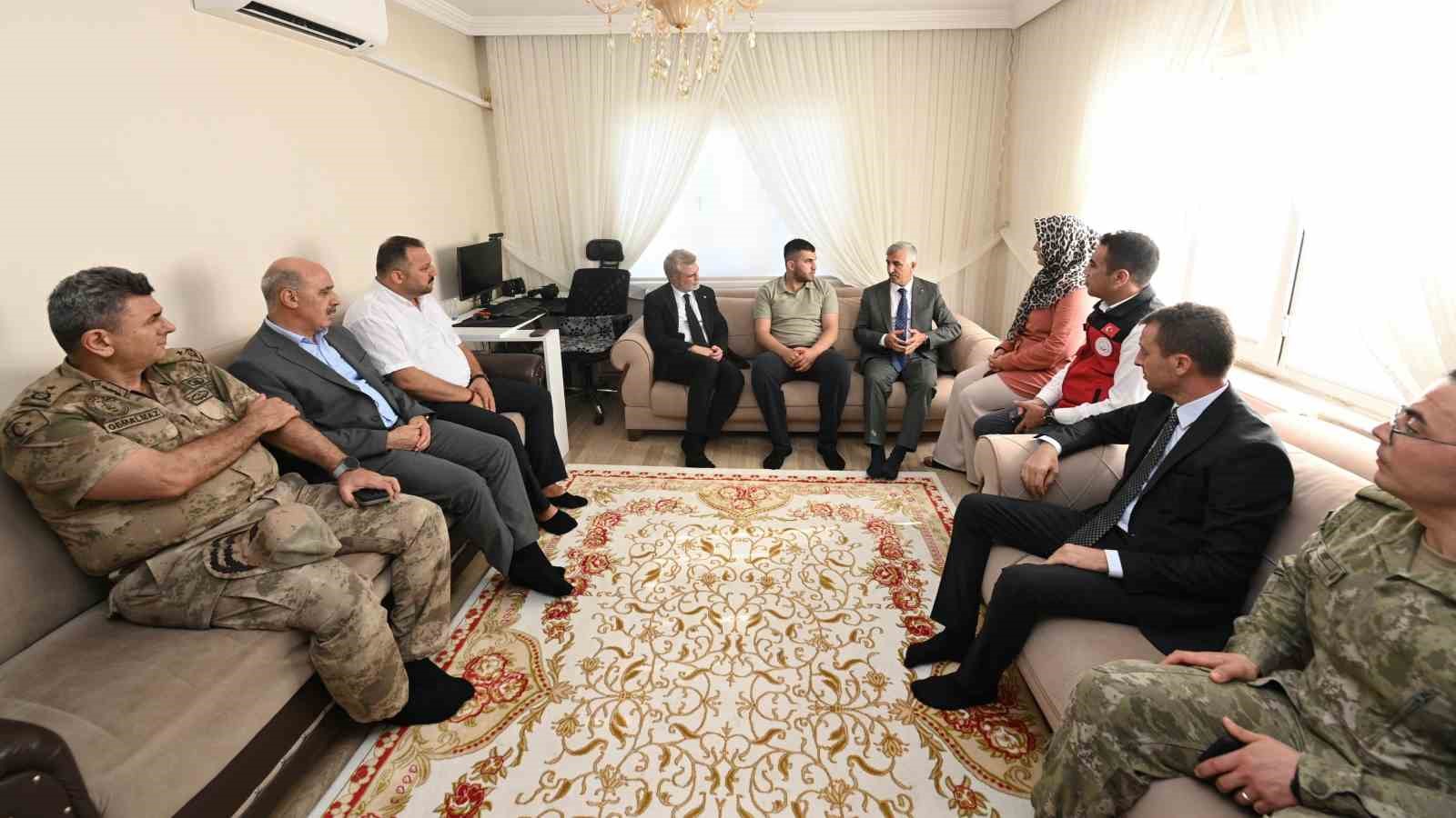 Başkan Görgel’den Pençe-Kilit Harekatı bölgesinde metan gazından etkilenen Mehmetçiğe ‘geçmiş olsun’ ziyareti