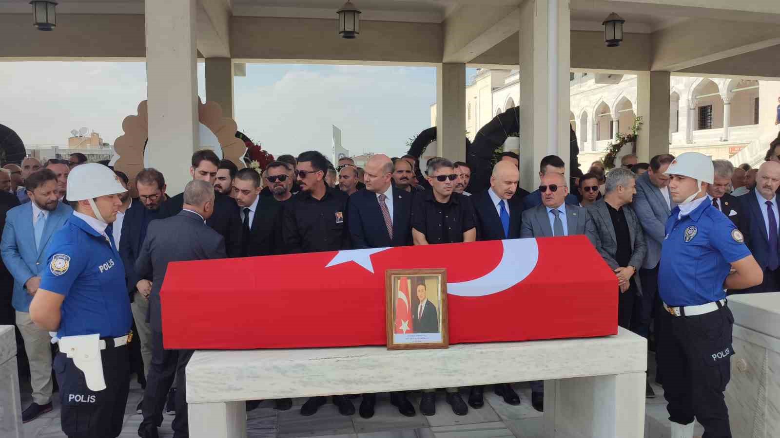 Eski Bitlis Valisi Karaömeroğlu, Ankara’da son yolculuğuna uğurlandı