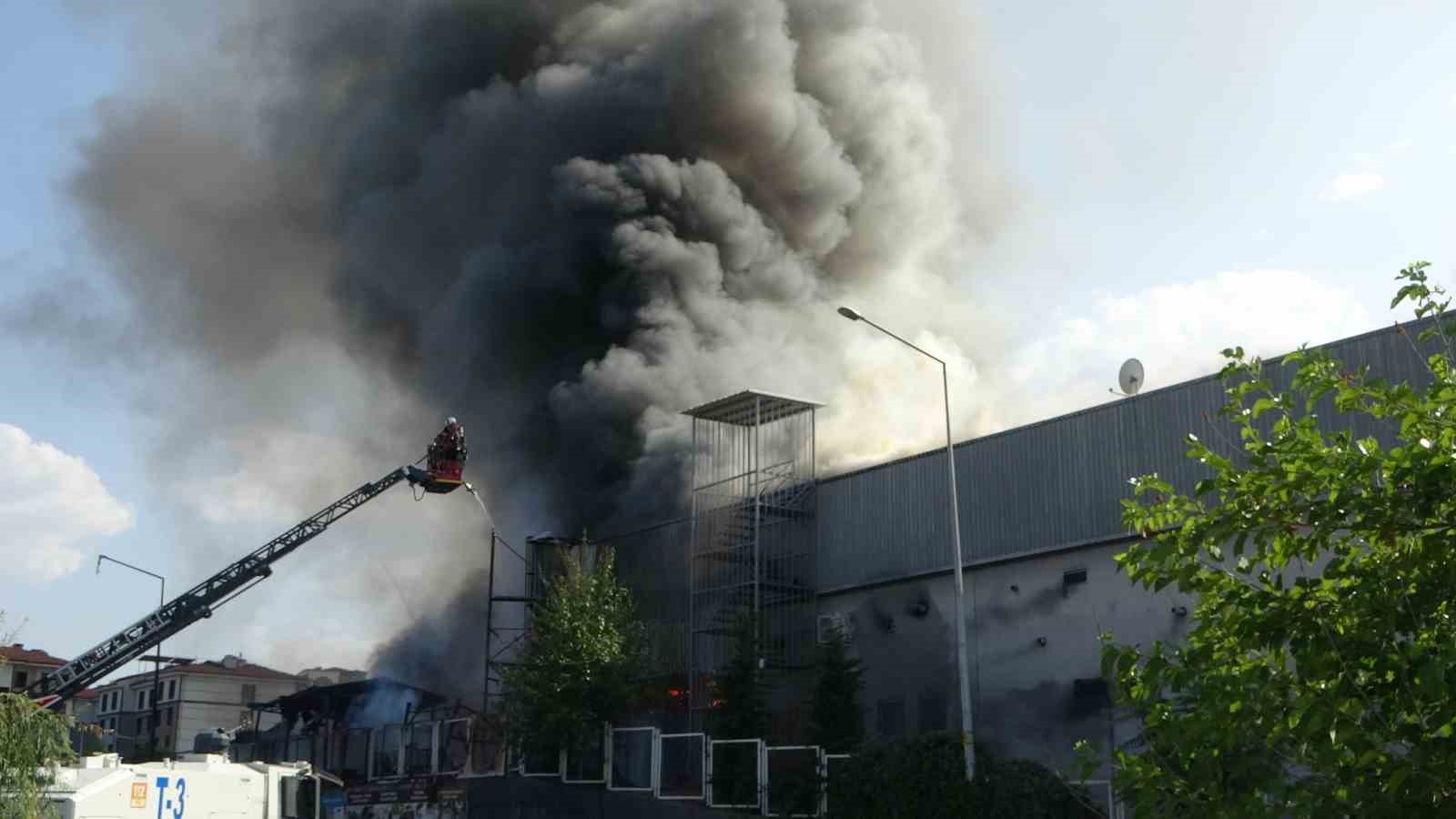 Malatya’da hırdavat mağazasında çıkan yangın kontrol altına alındı