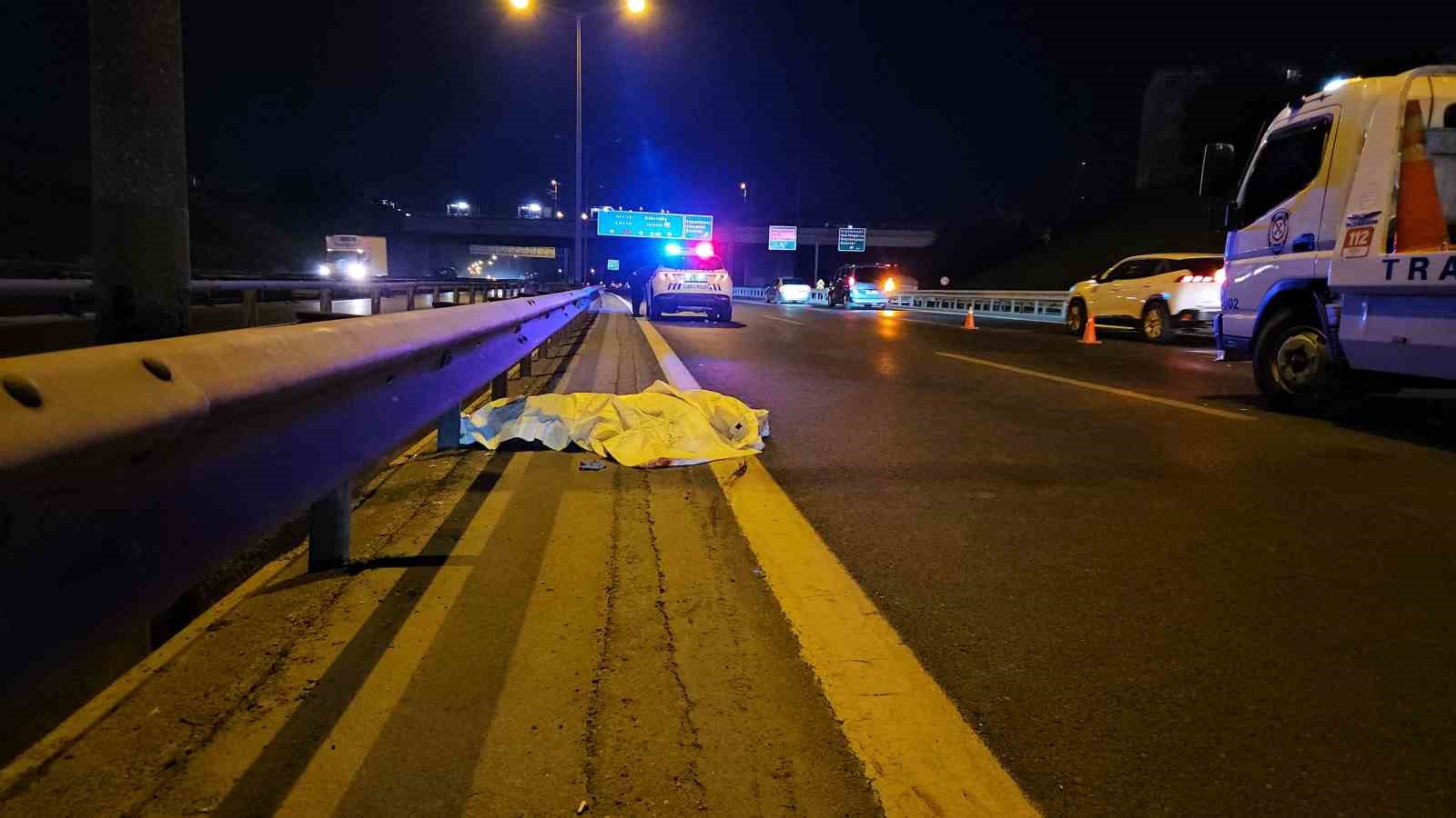 Otoyoldan karşıya geçmeye çalışırken otomobilin çarptığı adam hayatını kaybetti