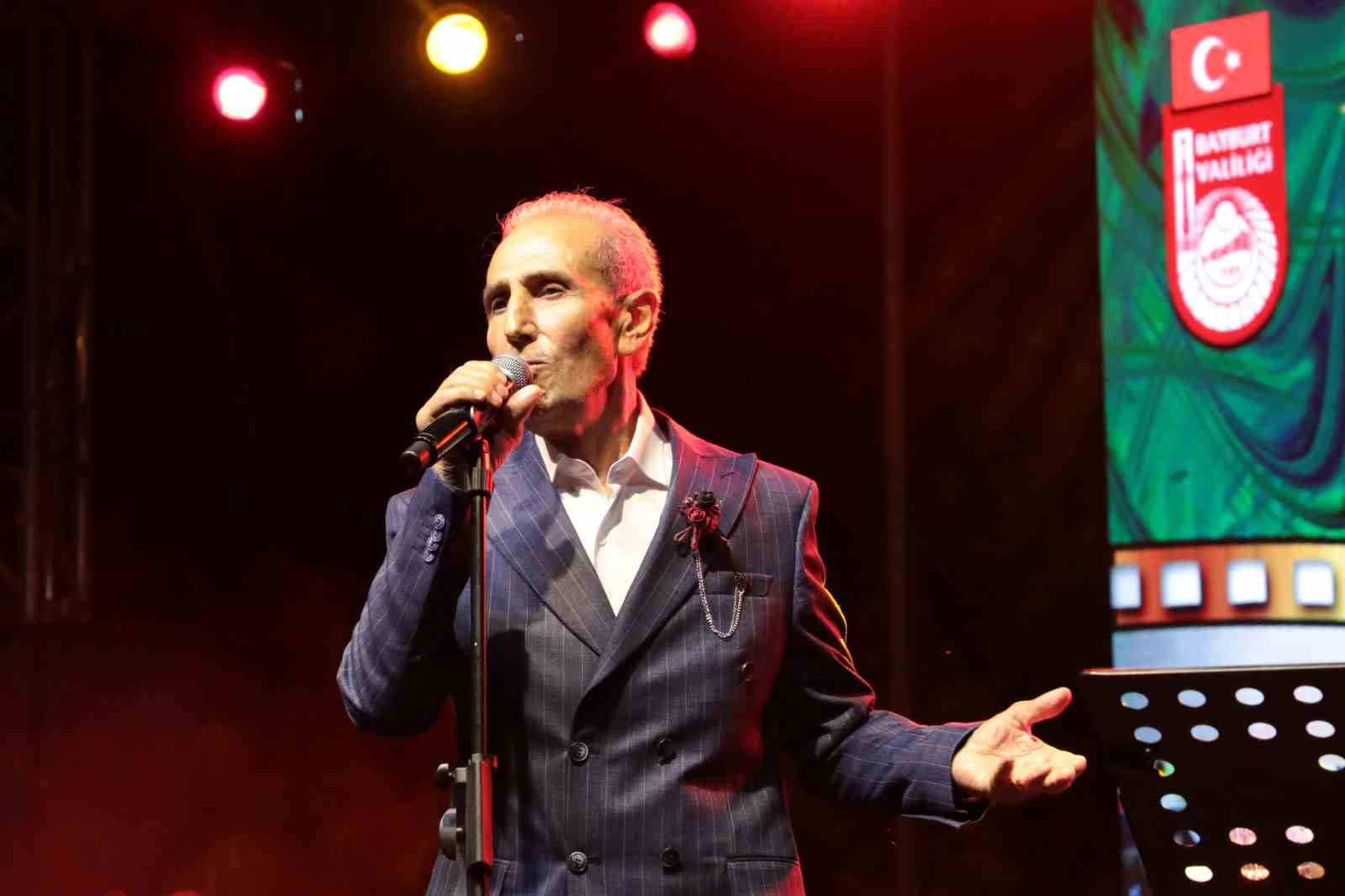 Bayburtlu sanatçılar şölenlerde sahne aldı