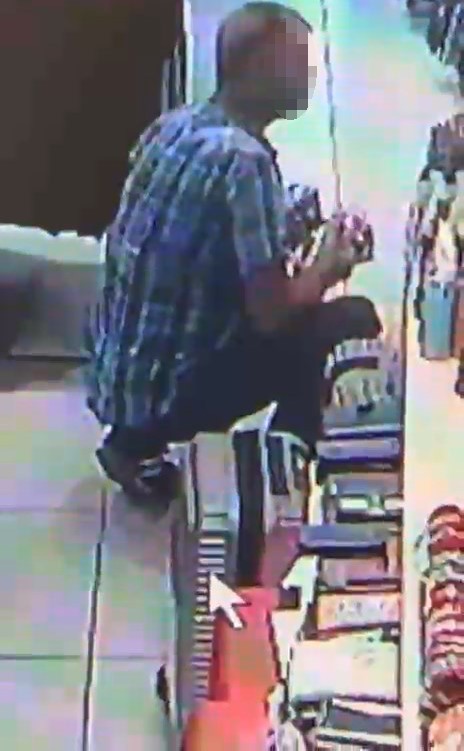 Parfüm hırsızı kamerada