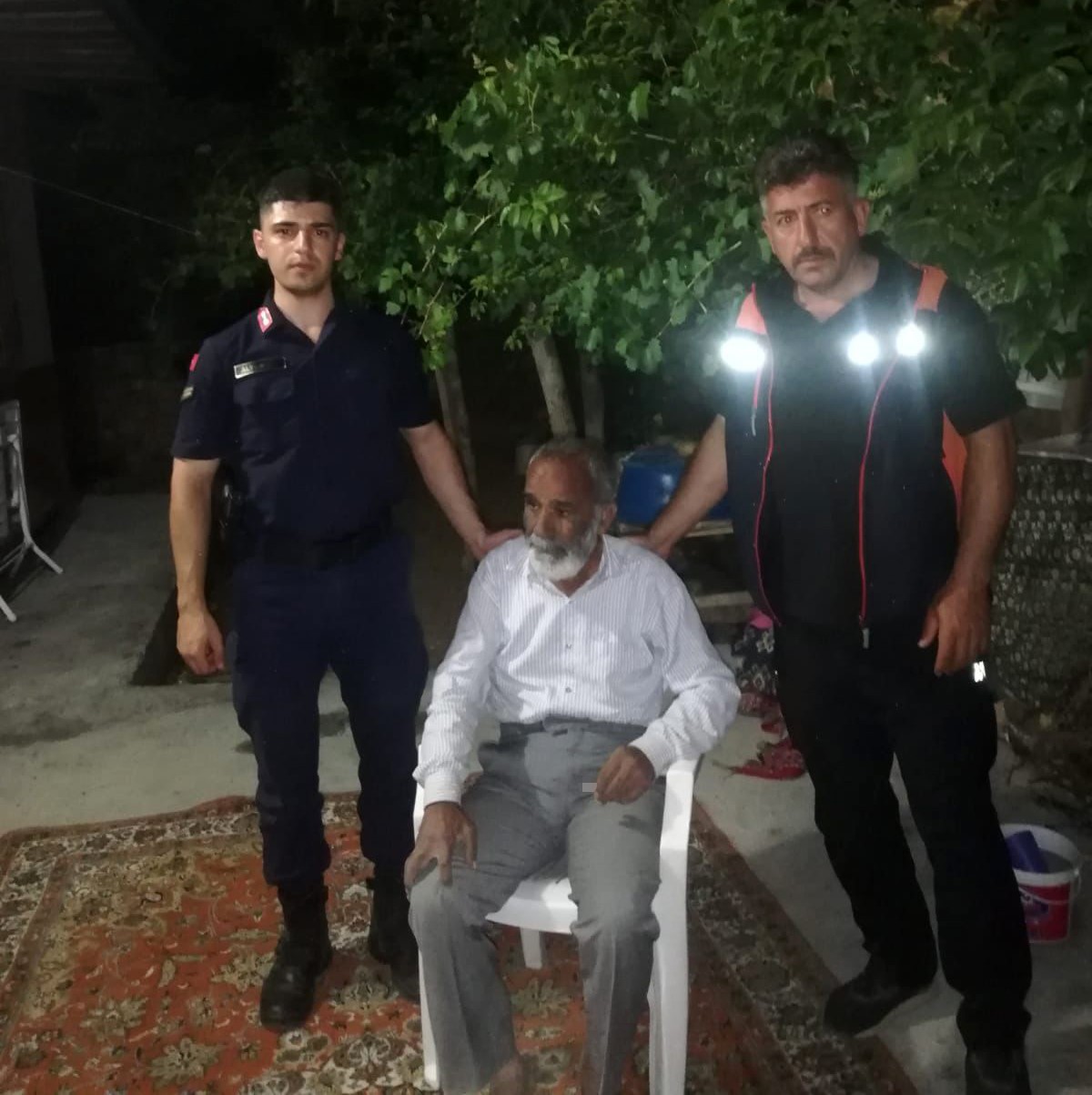 Elazda kaybolan Alzheimer hastas yal adam, ekipler tarafndan bulundu
