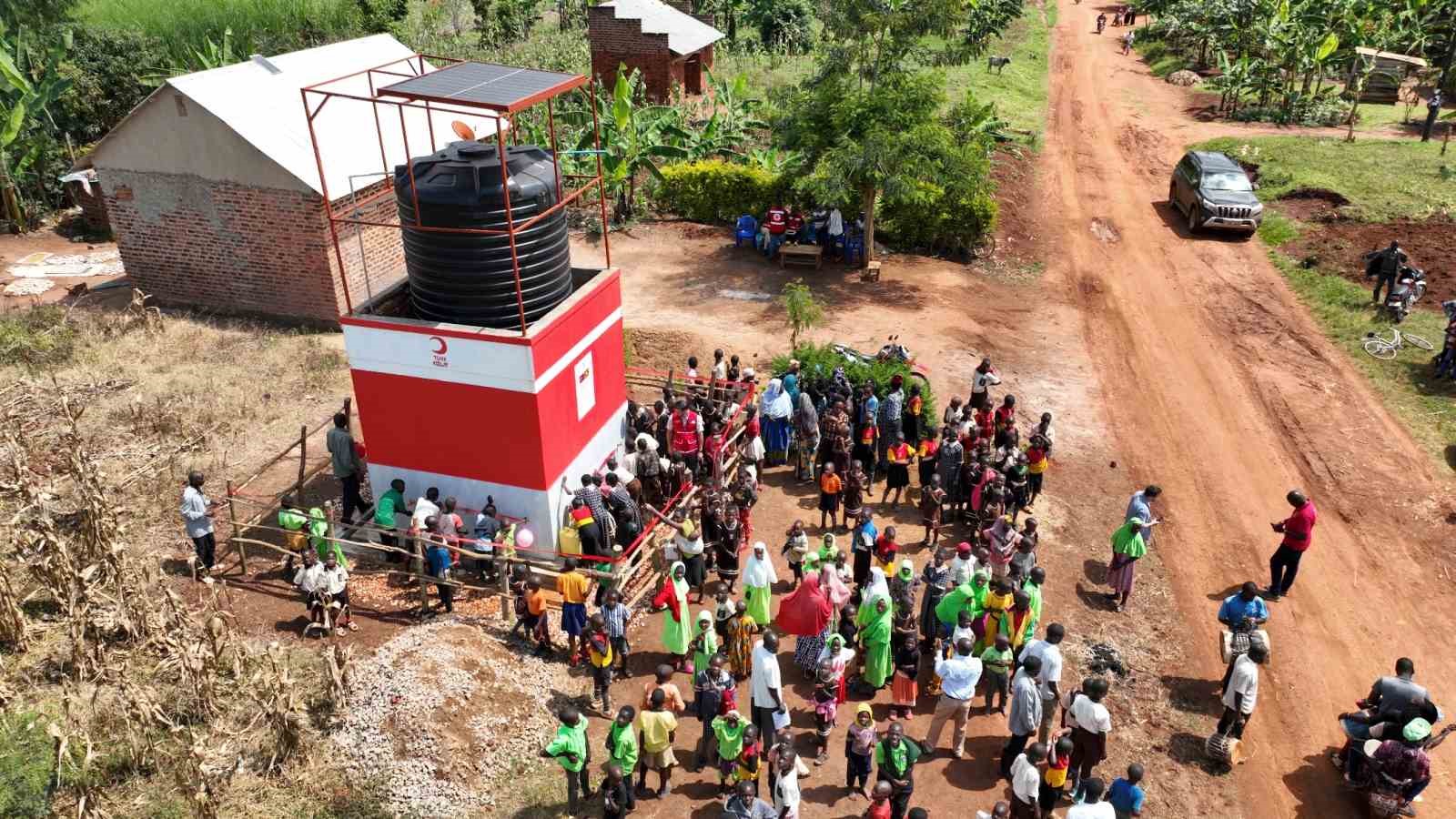 Türk Kızılay, açtığı su kuyularıyla umut olmaya devam ediyor