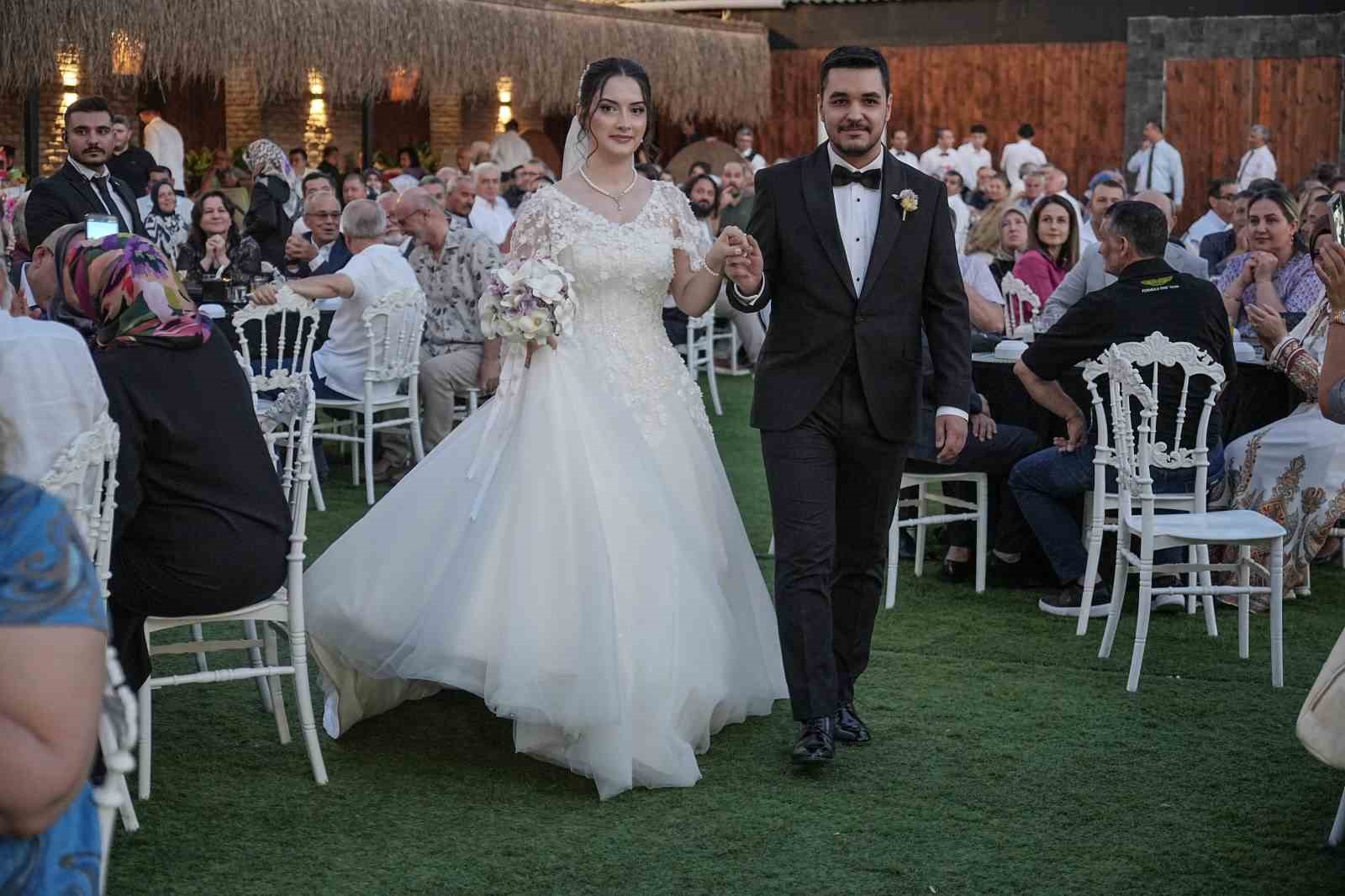 Bursa&rsquo;da siyaset ve iş dünyasını buluşturan düğün