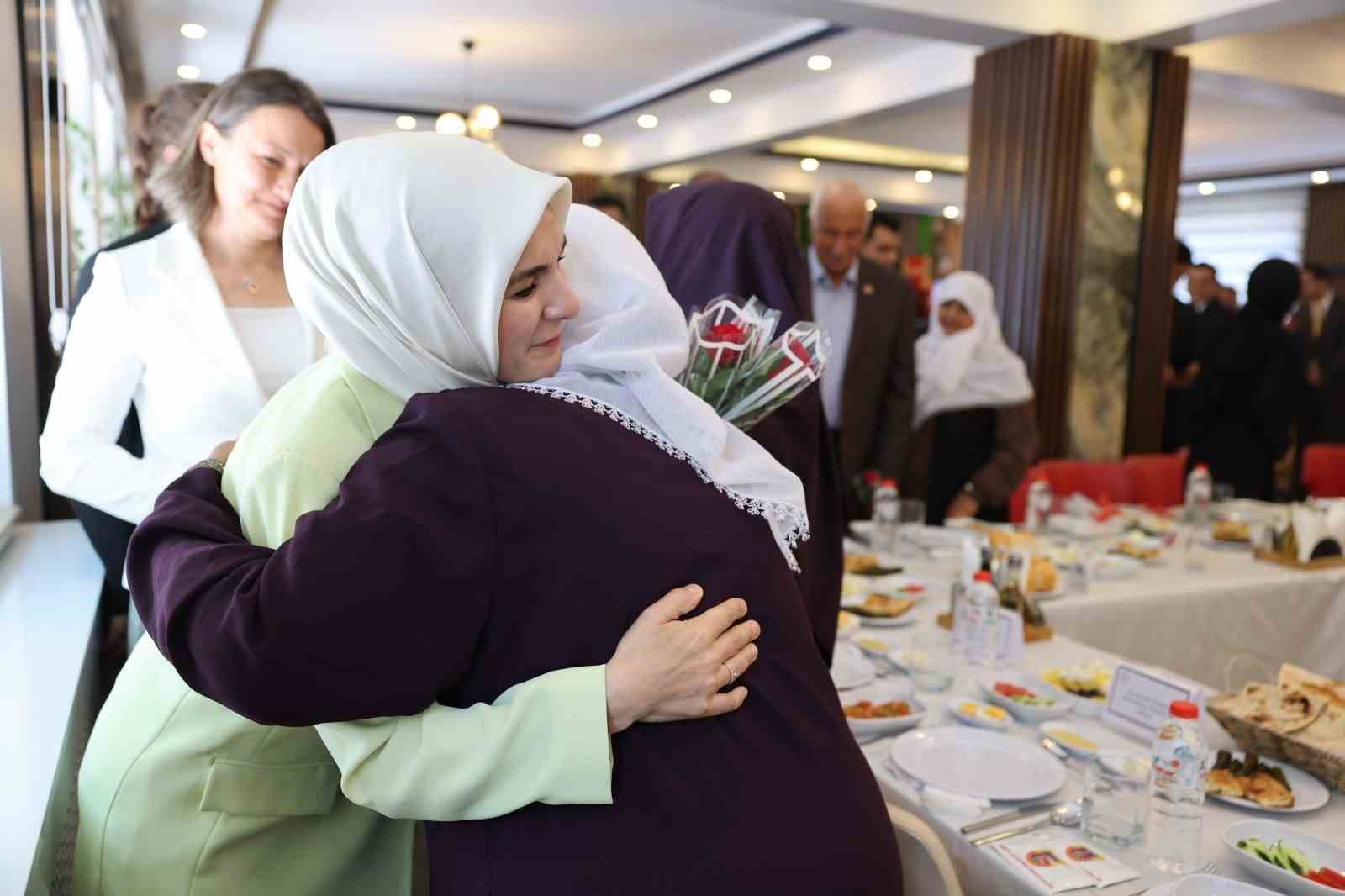 Bakan Göktaş: "Şehit ve gazilerimizle bu yolda yürümek ve bu süreci beraber inşa etmekten memnuniyet duyuyoruz"