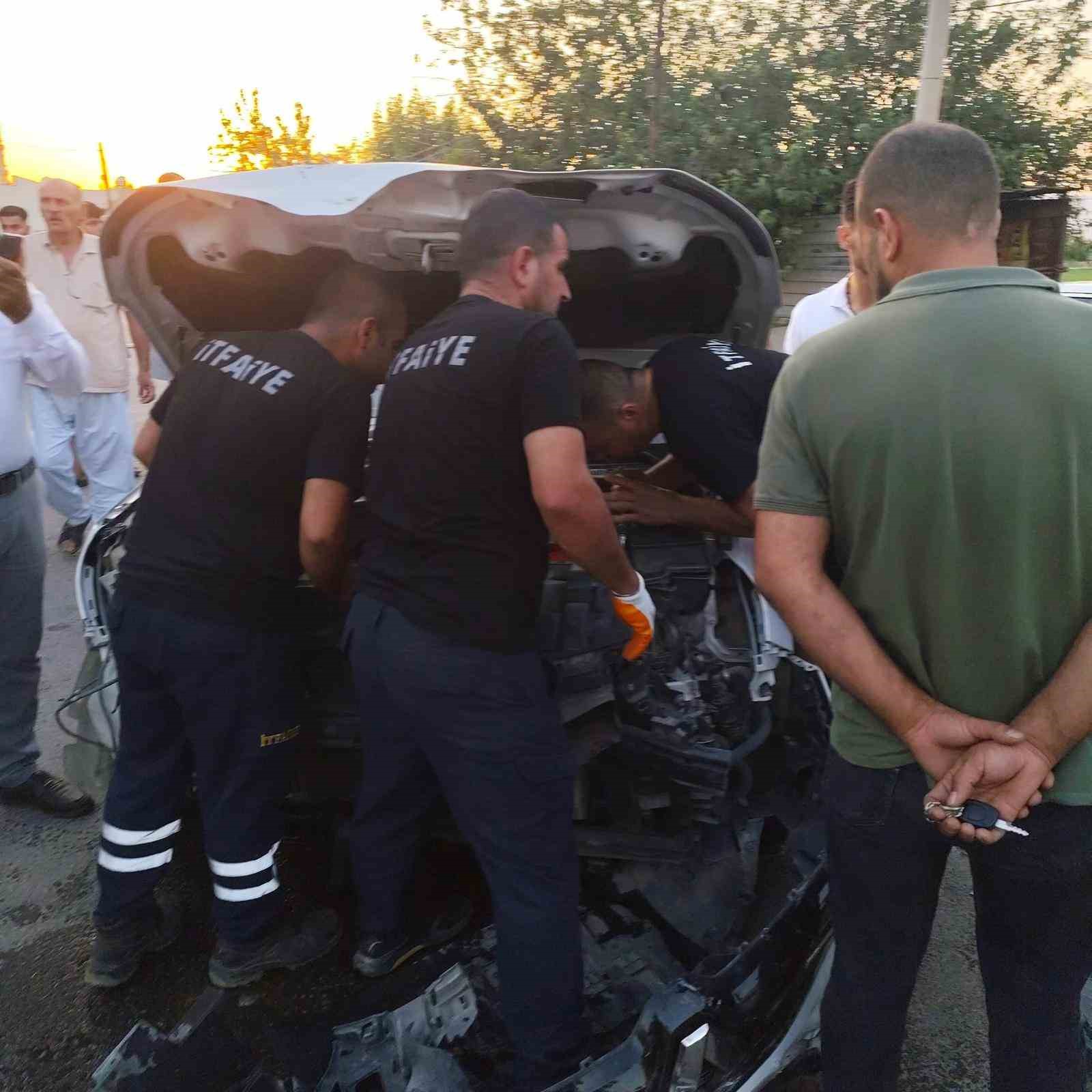 Mardin&rsquo;de otomobiller &ccedil;arpıştı: 1 yaralı
