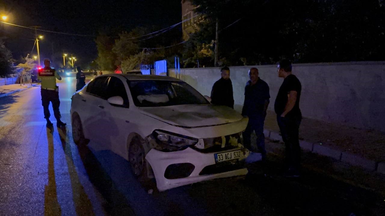 Otomobiller kafa kafaya çarpıştı: 3’ü çocuk 6 yaralı