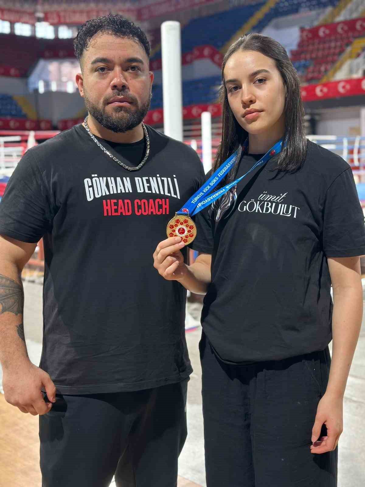 Yağmur Denizli&rsquo;den kick boksta tarihi zafer
