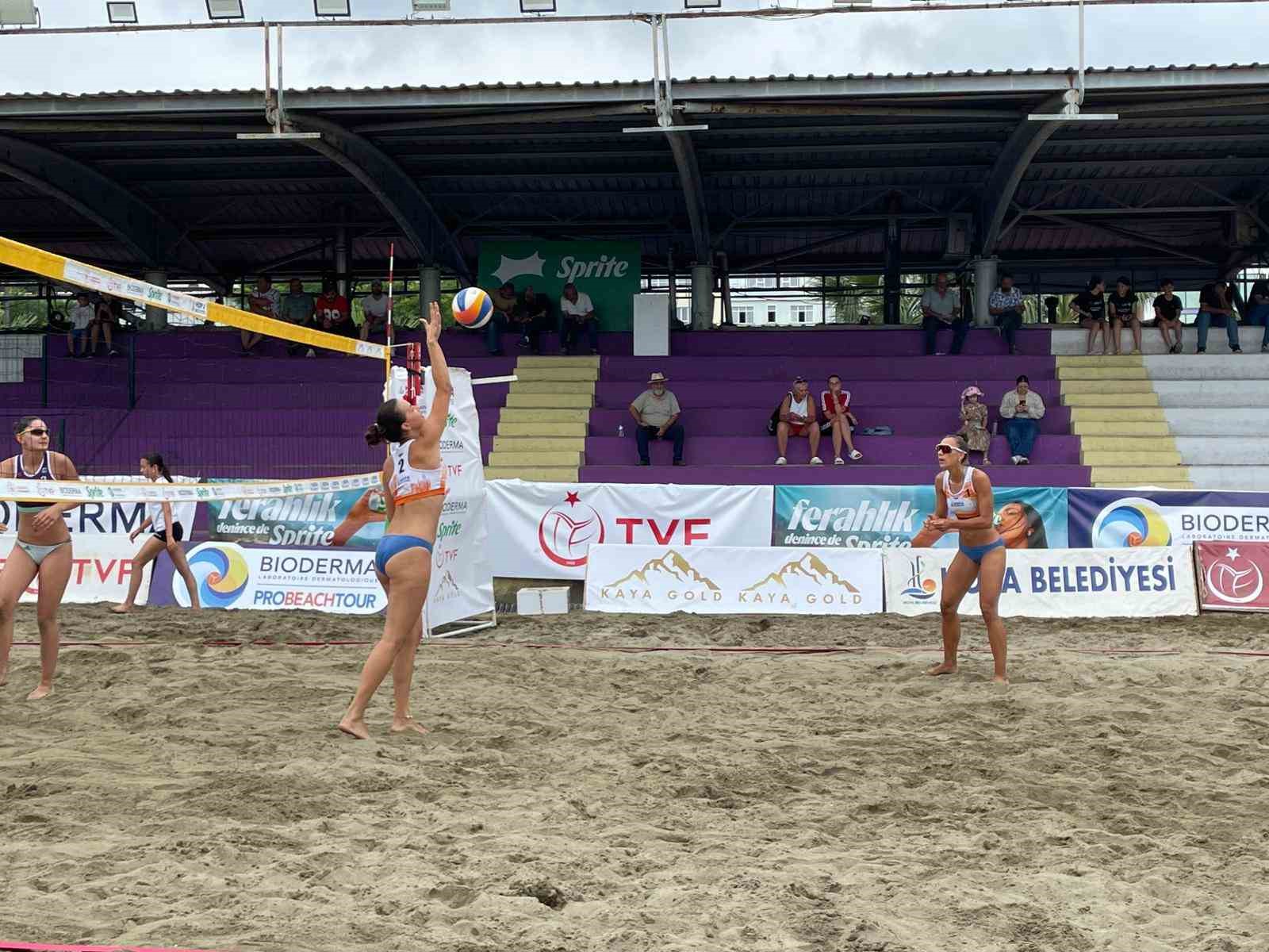 Karadeniz sahilinde uluslararası voleybol coşkusu