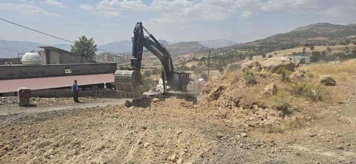 Şırnak&rsquo;ta imara a&ccedil;ılan b&ouml;lgede yol &ccedil;alışması başladı
