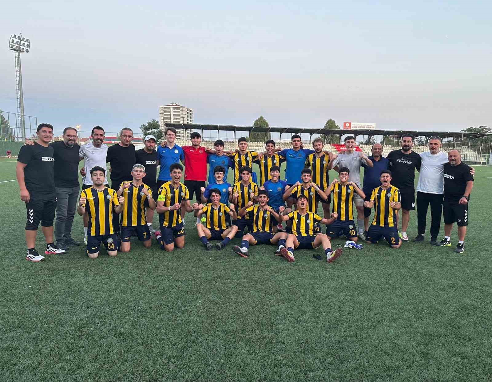 Talas Belediyespor U17 takımı Türkiye finallerine kaldı