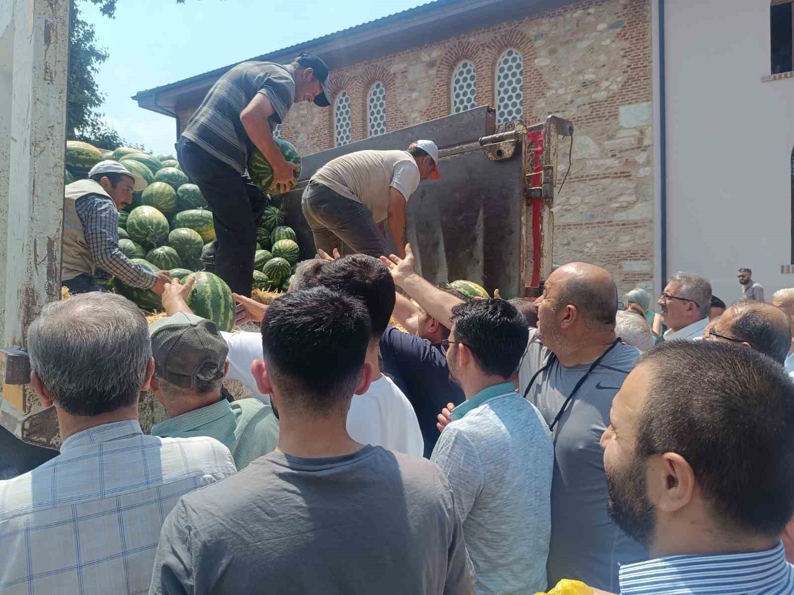 Orman yangınında zarar gören çiftçilere anlamlı destek