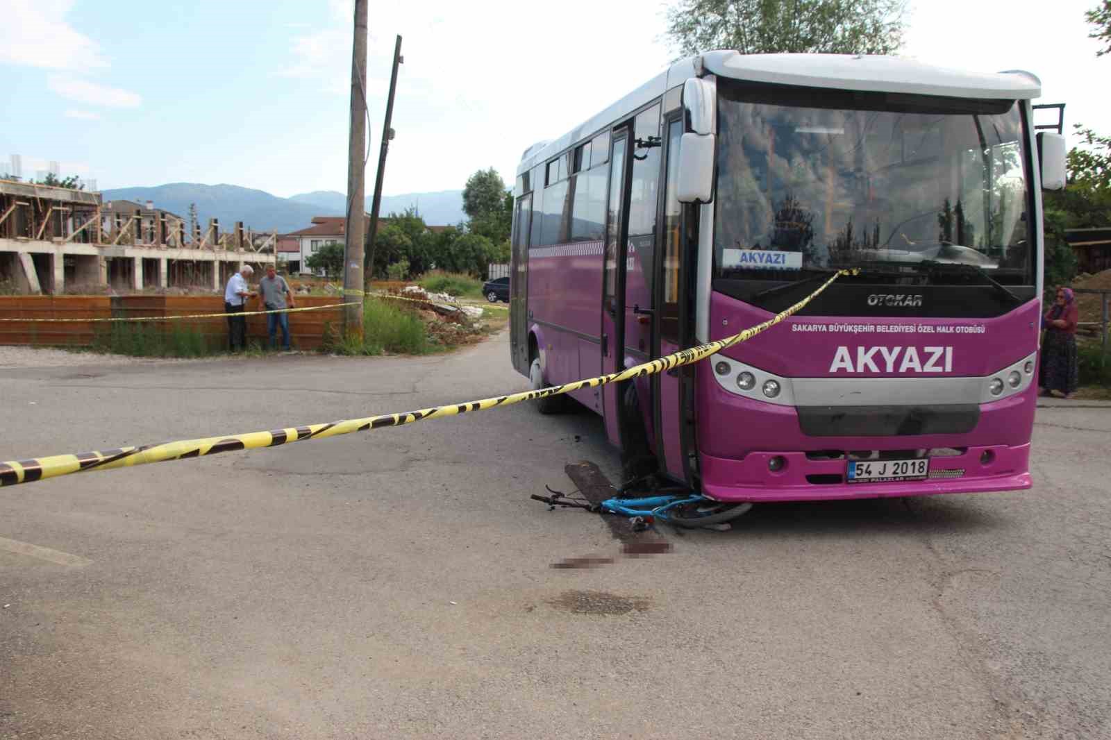 Bisikletiyle sokağa fırlayan çocuk otobüsün altında kaldı