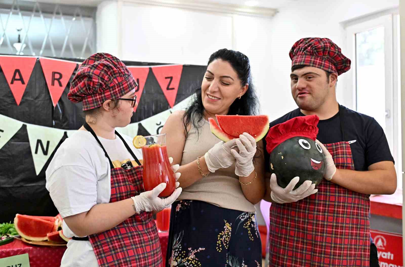 Muratpaşa’da özel gereksinimli bireyler mutfak atölyesinde buluştu