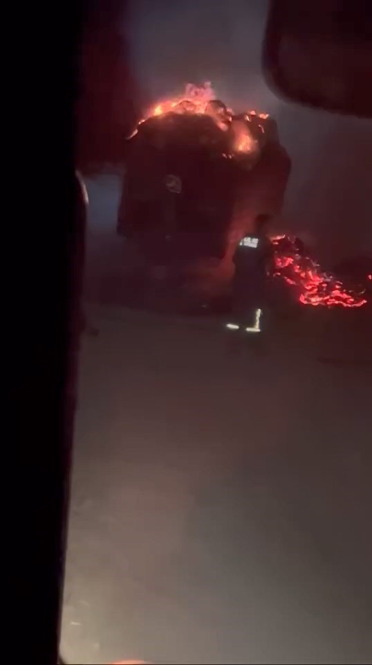 Elazığ’da samanlar alevlere teslim oldu